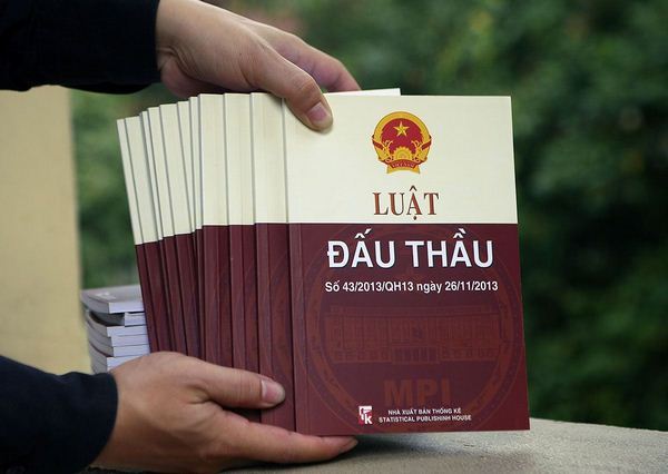 Cac-lop-hoc-ve-luat-dau-thau